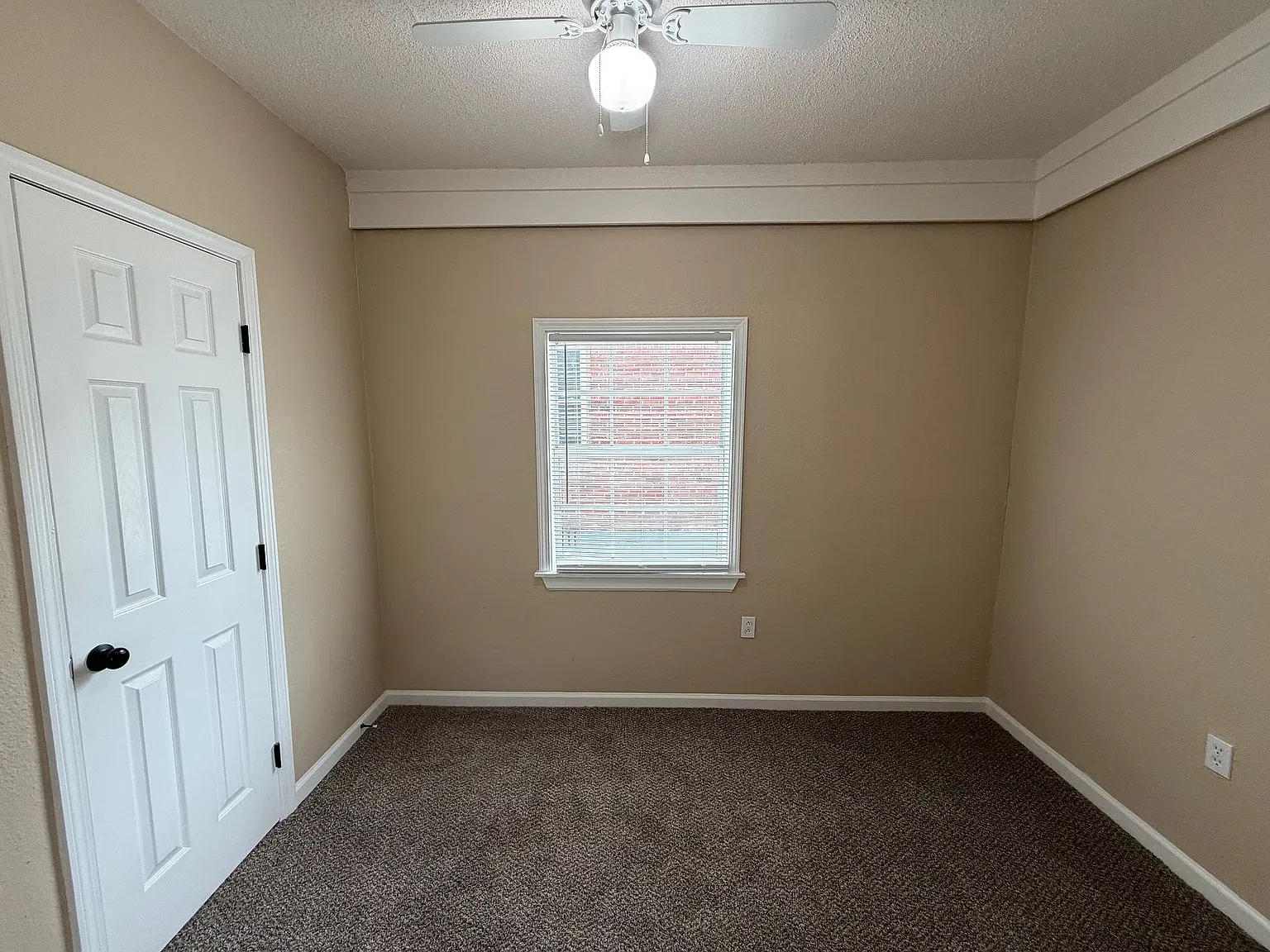 2306 Arlington Ave — Photo 2