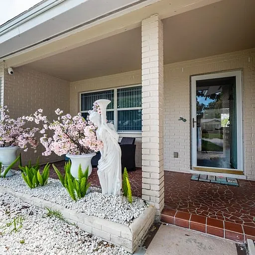 14154 Chamberlain Ave — Photo 4