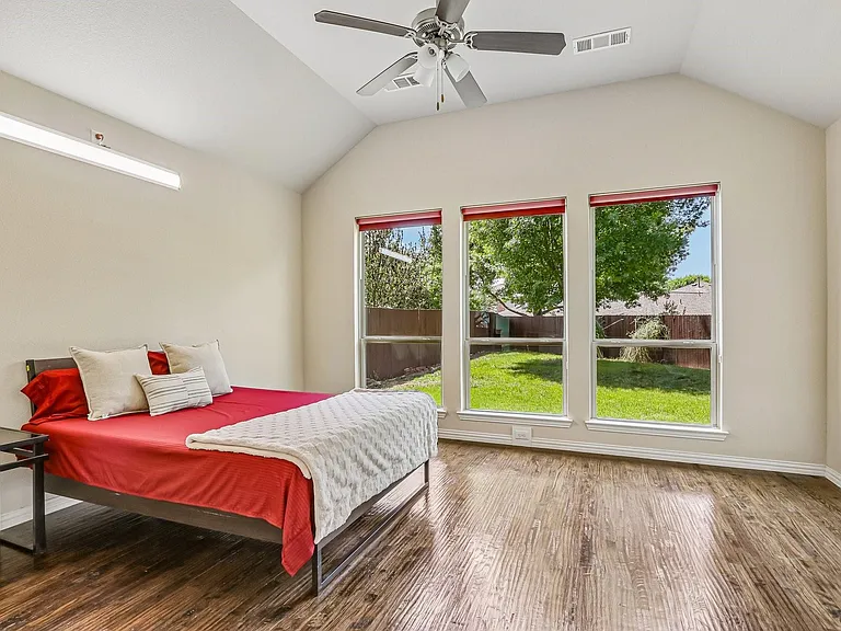 1828 Houghton Dr — Photo 26