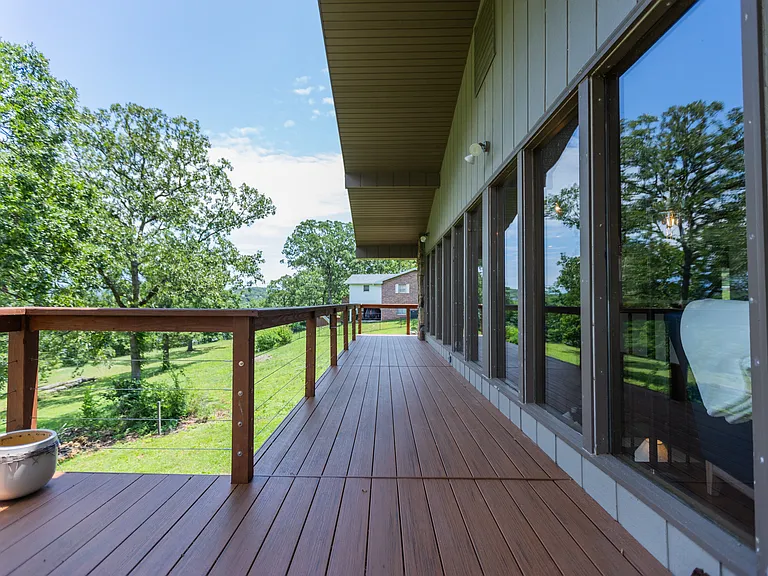 Edgewater Cir — Photo 33