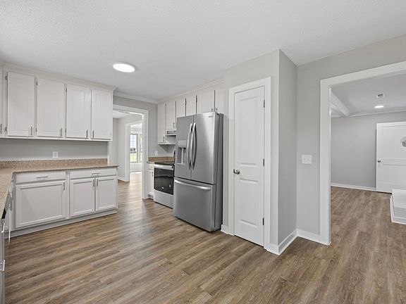 4th image of 309 Rippling Stream Rd