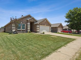 812 Cathy Dr, Burleson, TX 76028