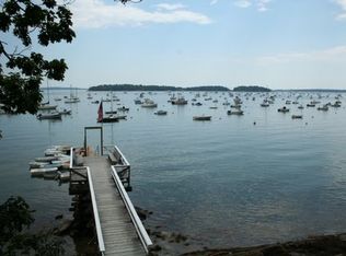 8 Ennis St, Falmouth, ME 04105