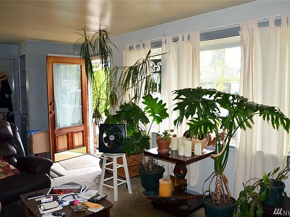 3rd image of 4929 88th St NE