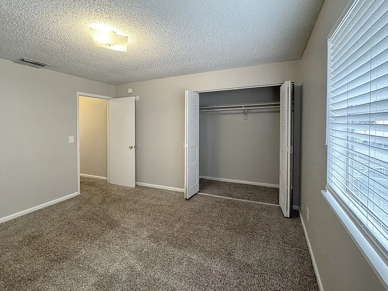 Ridge Apartments — Photo 27