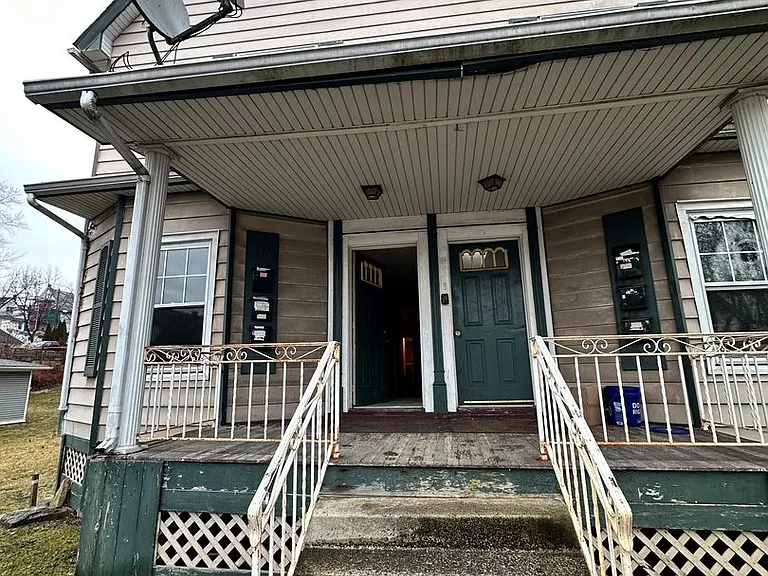 Madison Ave 914-916 — Photo 1
