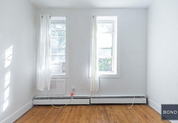 3rd image of 306 E 93rd St APT 2A
