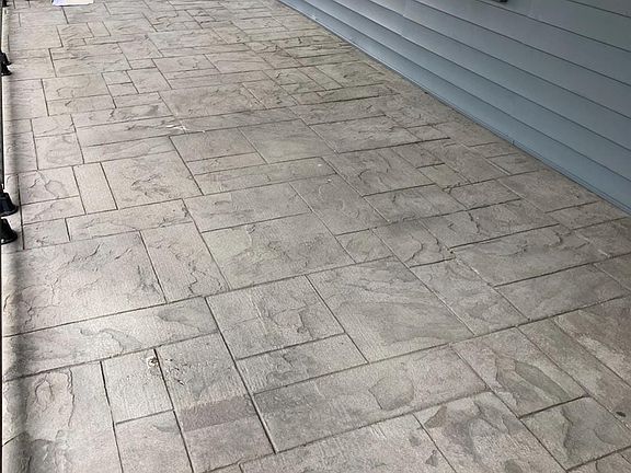 2nd image of 225 6th St