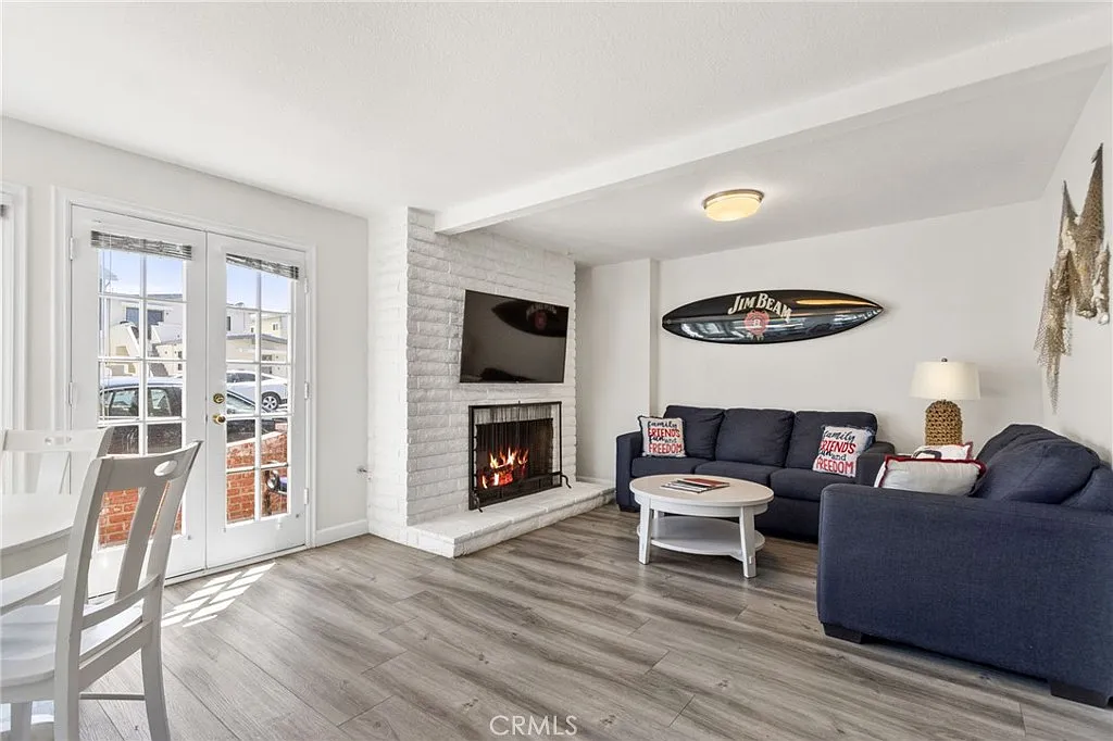 3 bed, 1200 sqft, $6,500 — Photo 4