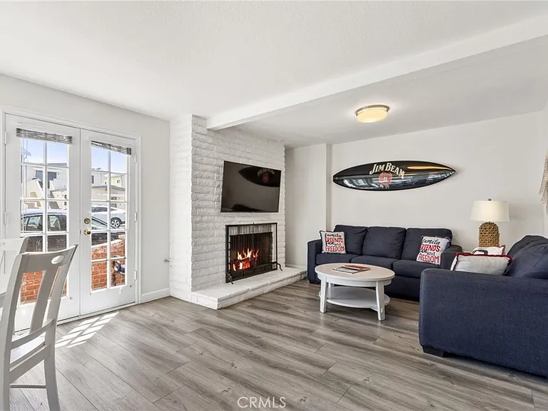 218 E Balboa Blvd #1/2 — Photo 4