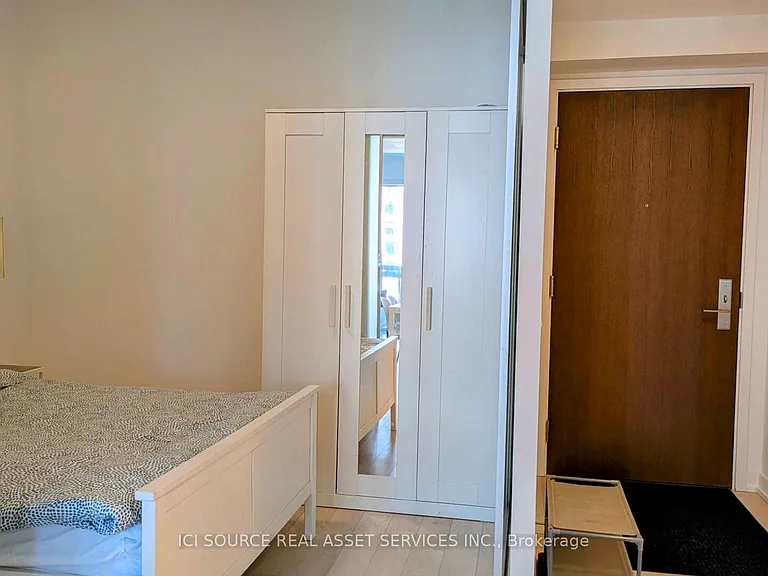 39 Roehampton Ave #3210 — Photo 14