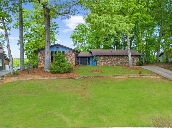 5742 Harbor Dr, Buford, GA 30518