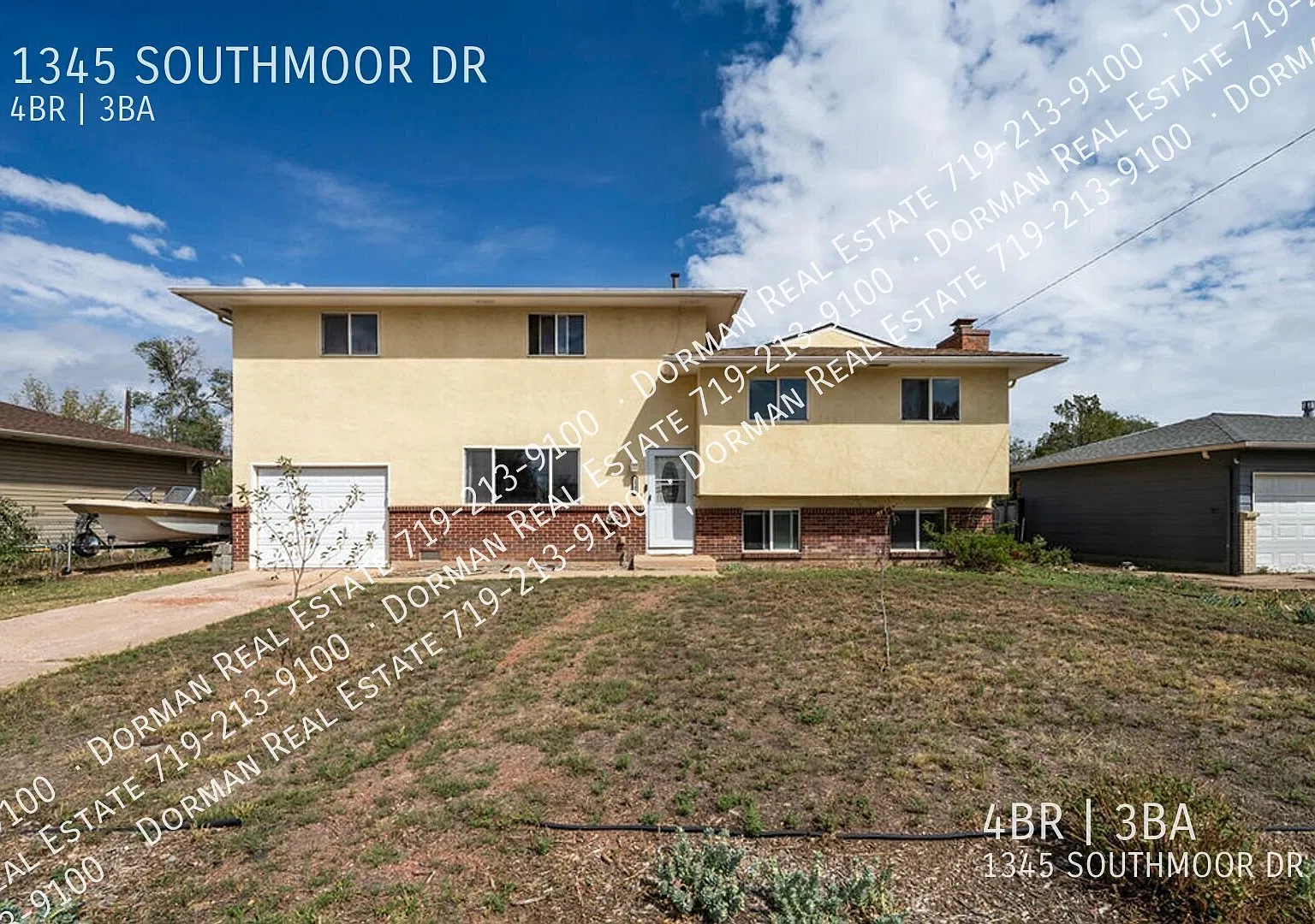 Spacious 4-bedroom 3 bathroom with private primary suite. — Photo 2