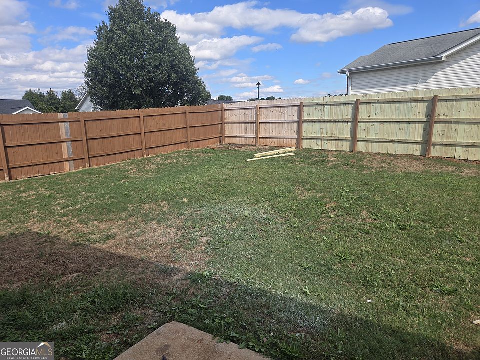 2nd image of 350 Autumn Lake Dr