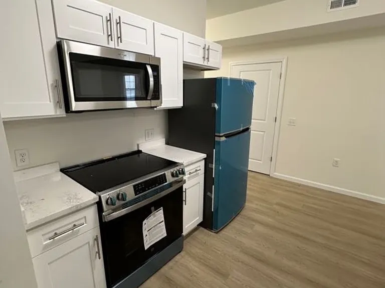 1269 Main St #10B — Photo 7