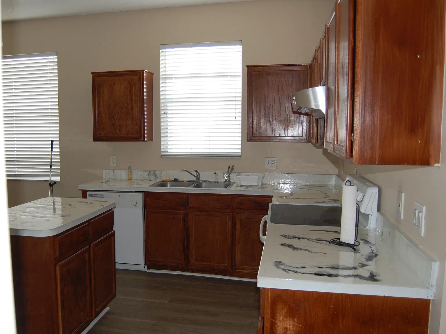 4 bed, 1952 sqft, $2,500 — Photo 4