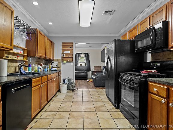 5th image of 311 N Ora St