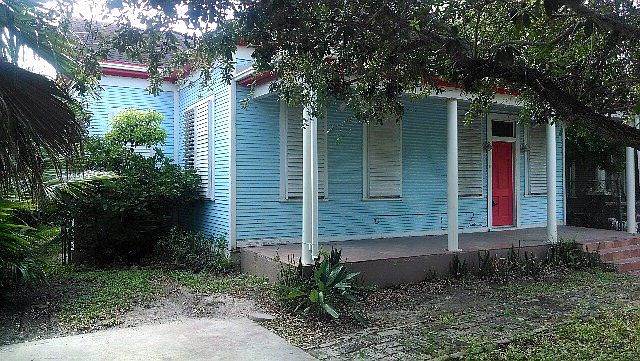 1st image of 130 E Saint Charles St