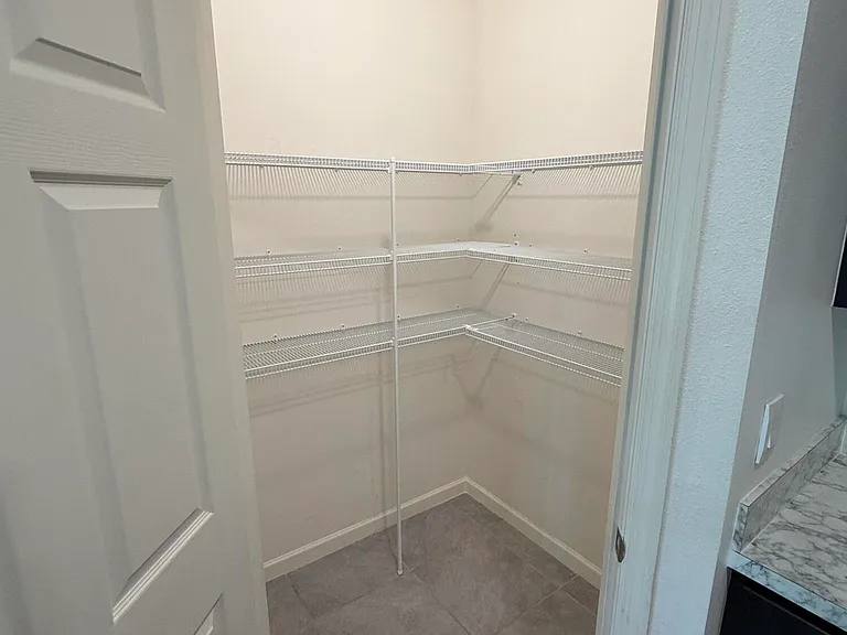 4422 Talbot Blvd — Photo 6