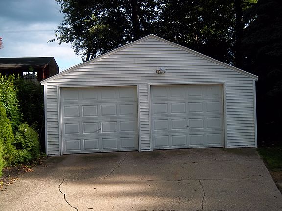2 Stall Detached Garage