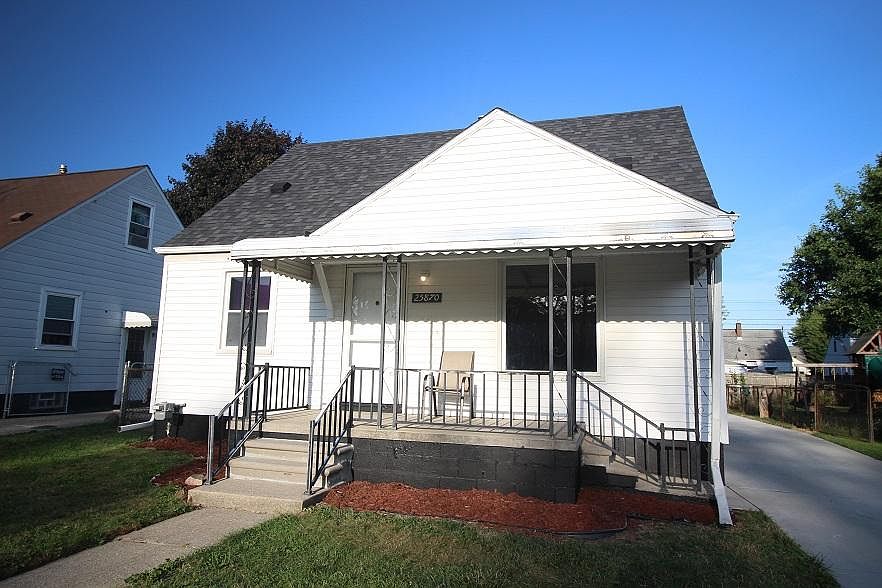 1st image of 25870 Groveland St