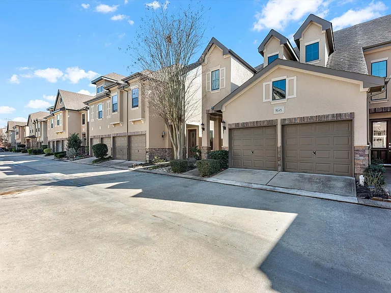11643 Royal Oaks Vw — Photo 32