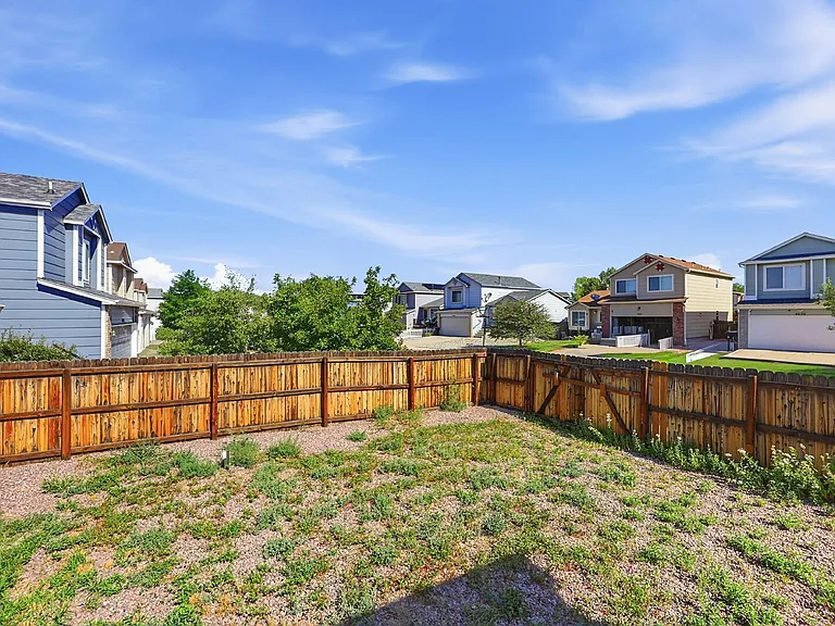 1302 Ride Ln — Photo 21