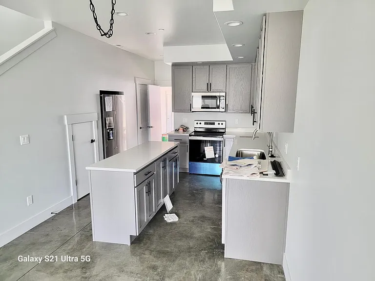 310 Pear Ln — Photo 6