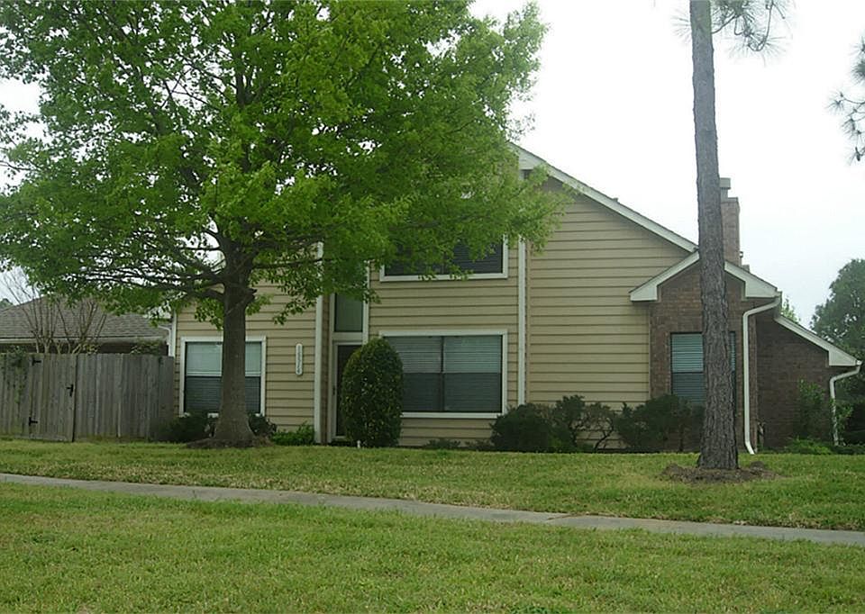1st image of 16514 Holly Trail Dr
