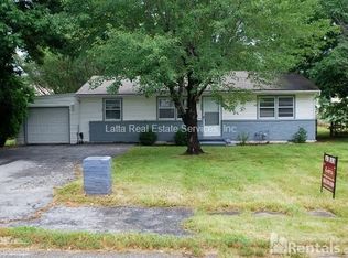 1403 S Harding St, Oak Grove, MO 64075