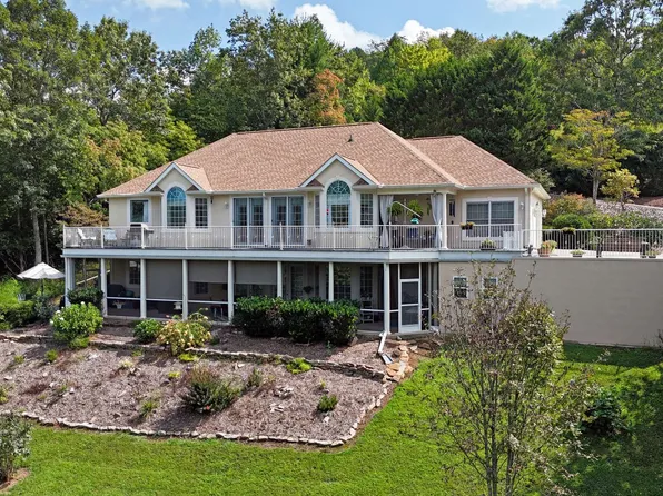 1701 Victoria Woods Dr, Hiawassee, GA 30546