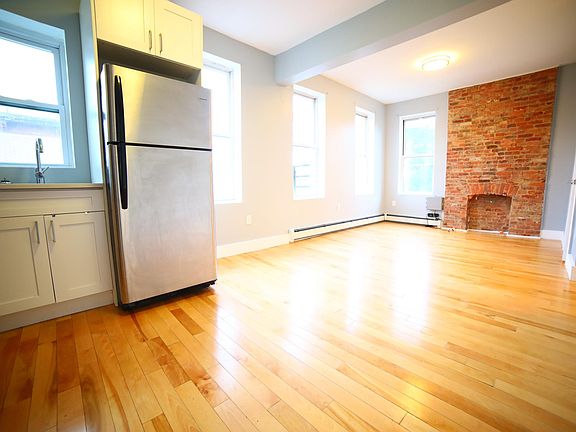 2nd image of 127 Van Horne St #1-845.00
