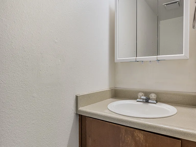 Crystal Springs Apartments — Photo 113