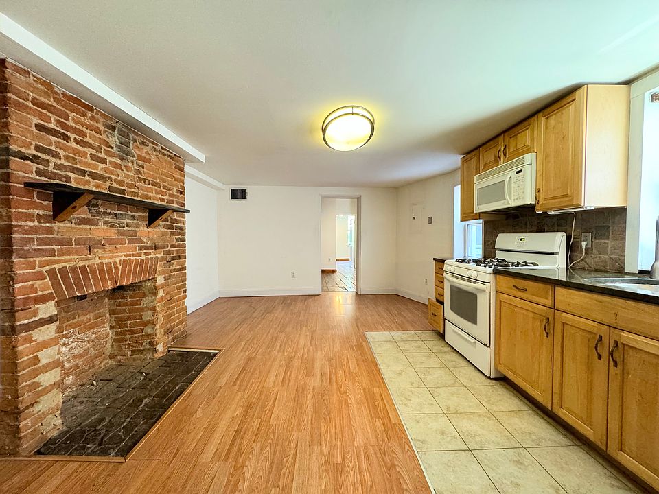 Entrance, Kitchen, Dining
