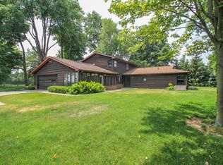 17514 Moorepark Rd, Three Rivers, MI 49093