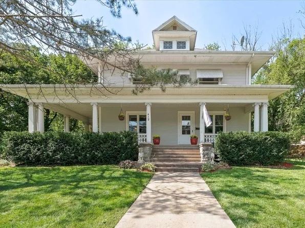 412 N Walnut St, Glenwood, IA 51534