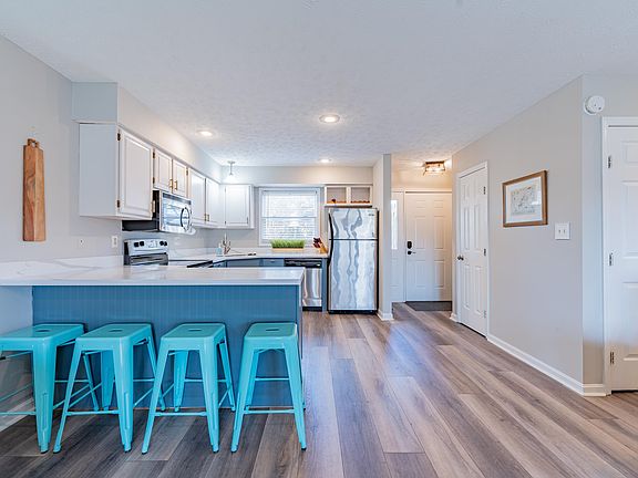 4th image of 9465 S Pointe Retreat Dr