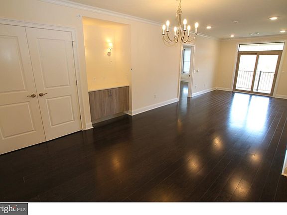 2nd image of 200 N Sycamore St APT 3H
