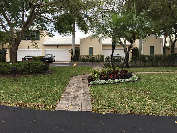 Home For Sale In Bermuda Village