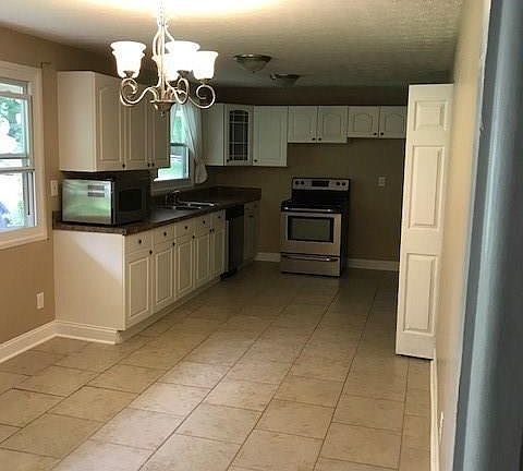 5th image of 451 Sunnycliff Pl