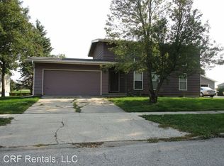 2717 Prescotts Dr, Waterloo, IA 50701