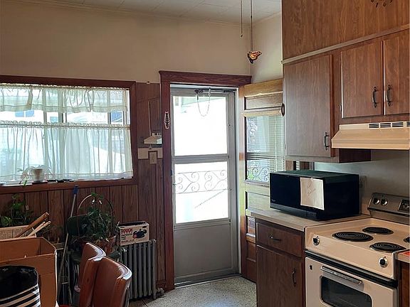 5th image of 555 E Union St