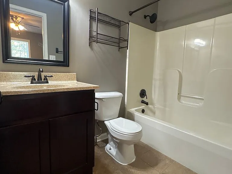 910 Applegrove Cir — Photo 9