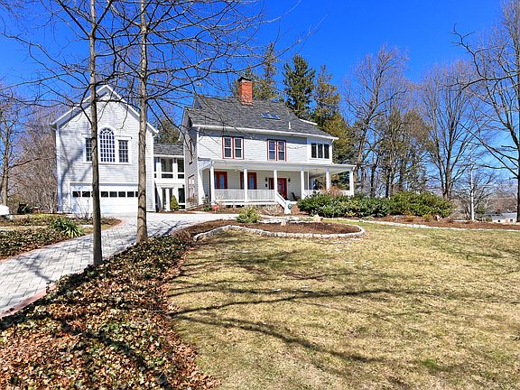 3rd image of 407 Little Falls St