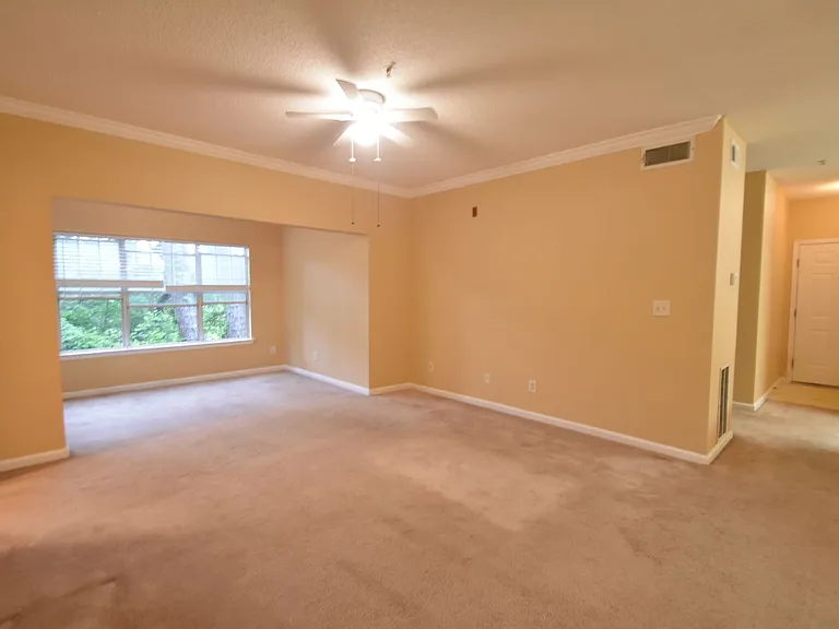 1202 Walden Park Dr — Photo 2