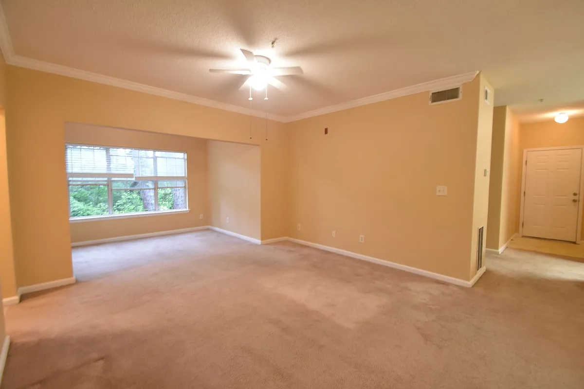 Building Photo - 1202 Walden Park Dr