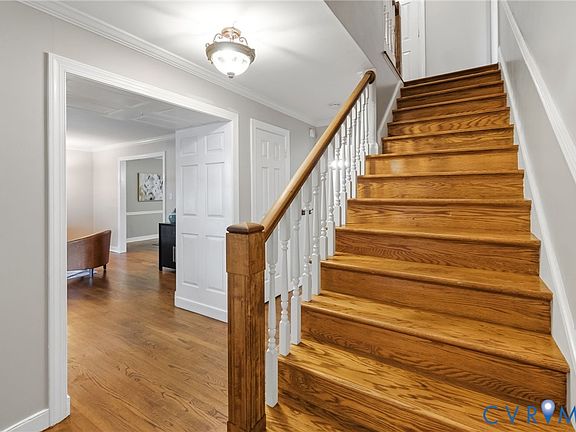 5th image of 701 Spring Valley Rd