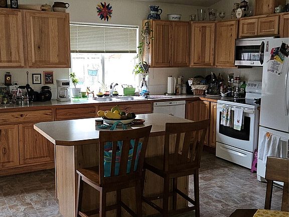 2nd image of 2916 Russell Road