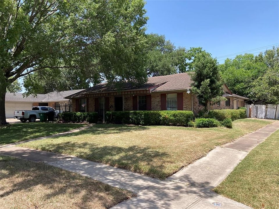 1st image of 8119 Lugary Dr