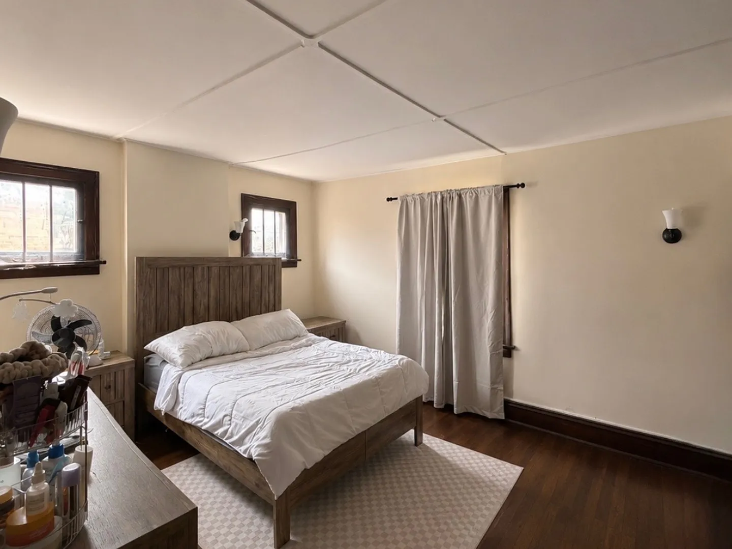 2 bed, 1300 sqft, $2,500 — Photo 3